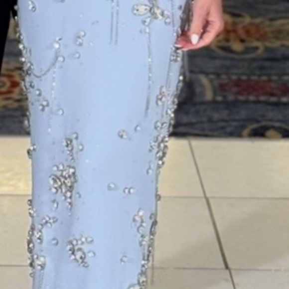 Oscar De La Renta Strapless Jeweled Column Gown - Picture 9 of 9